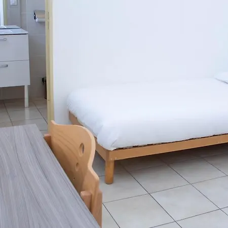 Hostal Campus Santa Maria *